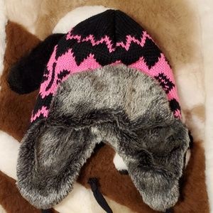 Black hot pink gray furry winter hat OS